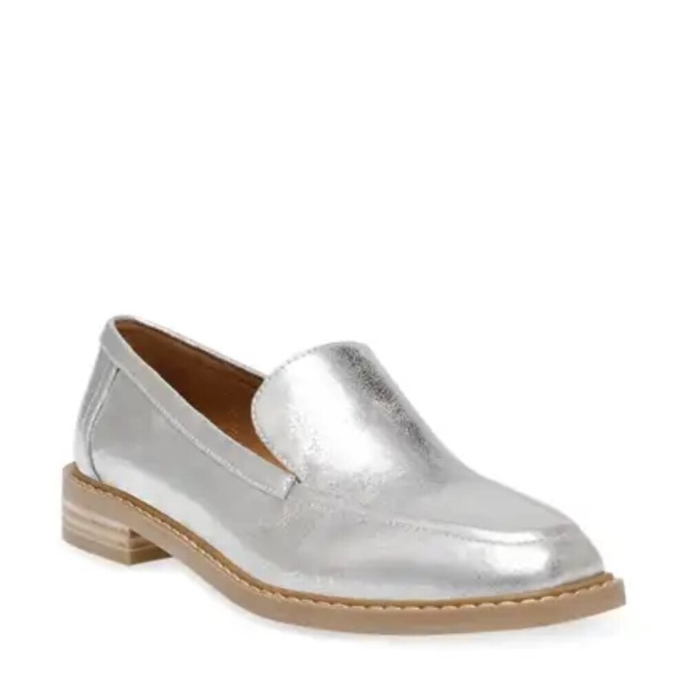 DV by Dolce Vita Fran Loafer 8.5M • Silver • NWT